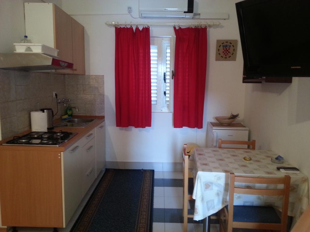 Studio Apartments Ivica Primosten Ruang foto