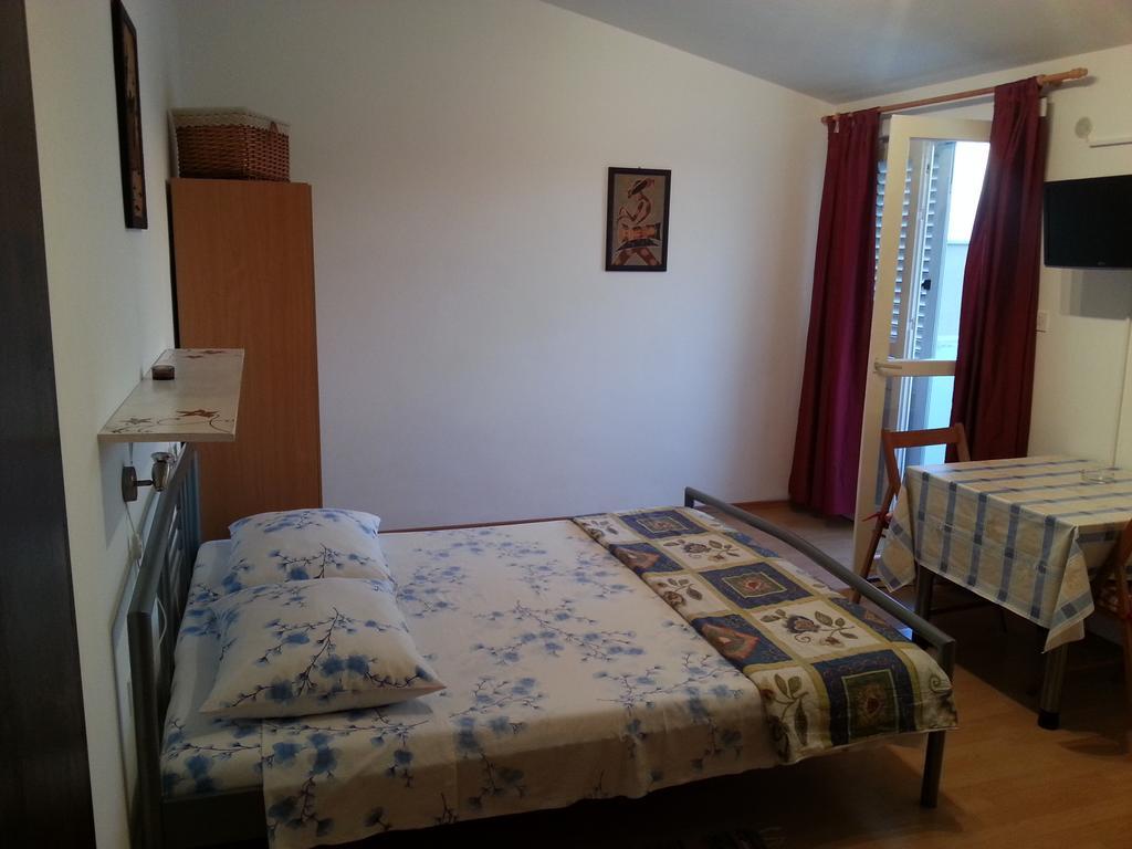 Studio Apartments Ivica Primosten Ruang foto
