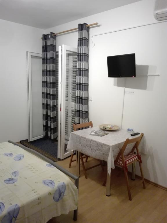 Studio Apartments Ivica Primosten Bagian luar foto